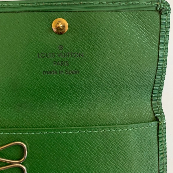 Vintage Louis Vuitton Epi Leather 6 Keyholder - Picture 8 of 13